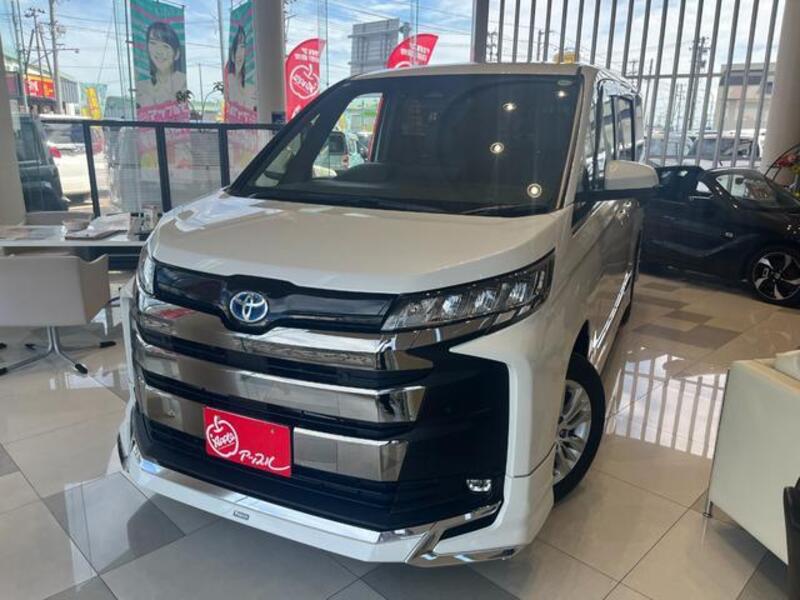 TOYOTA NOAH