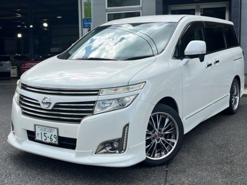 NISSAN ELGRAND