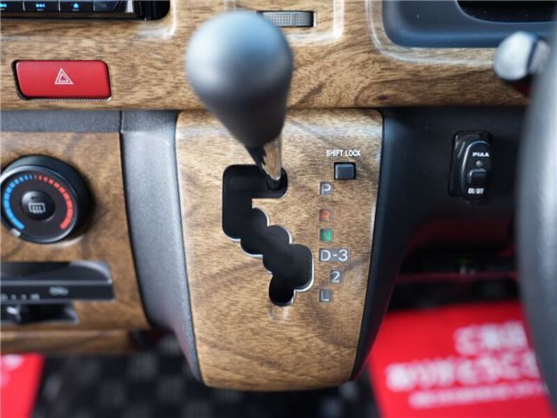 HIACE VAN