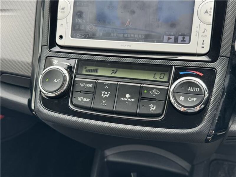 COROLLA AXIO