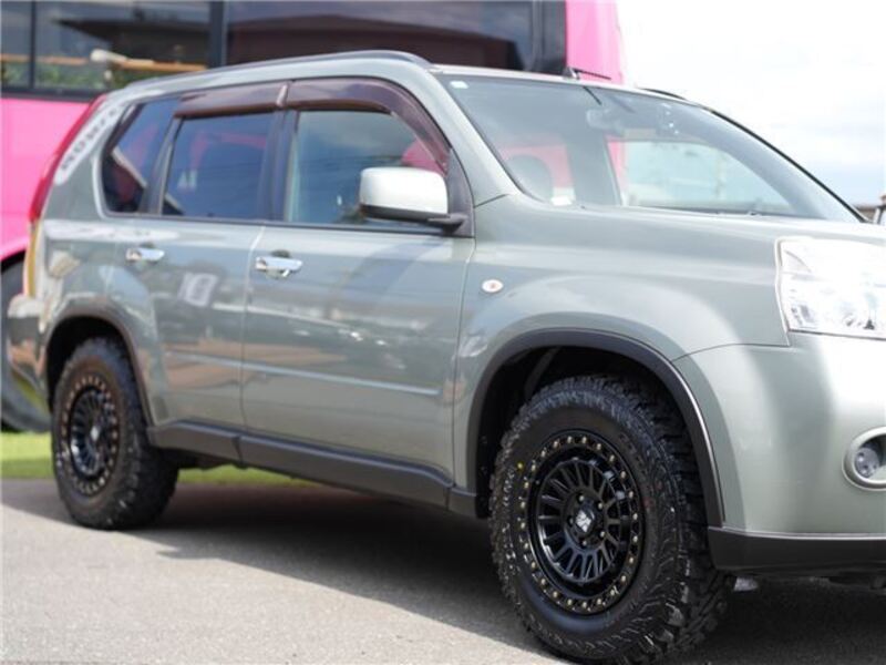 X-TRAIL