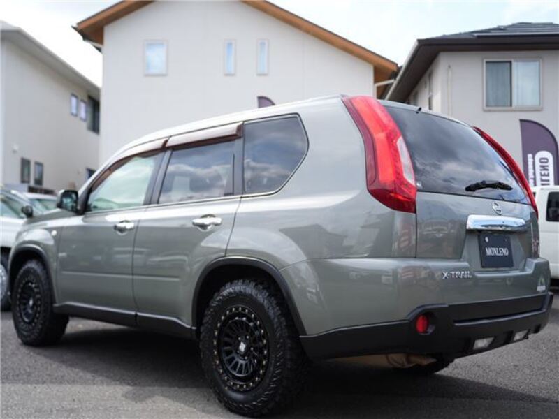 X-TRAIL