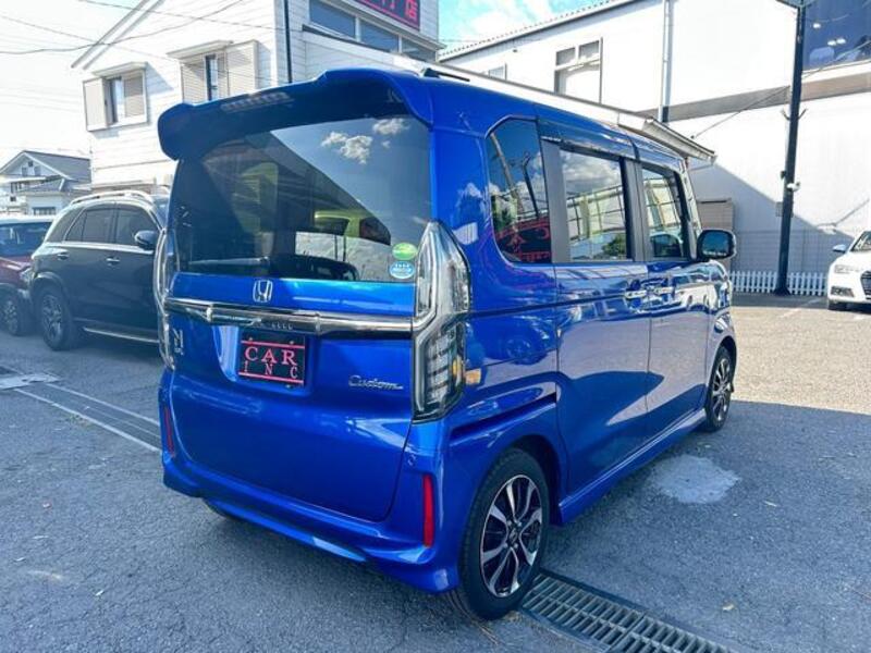 N BOX CUSTOM