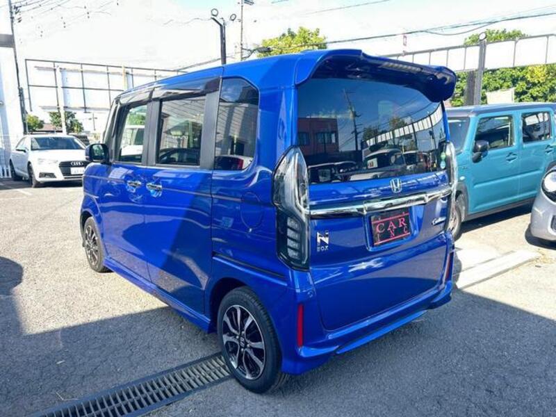 N BOX CUSTOM