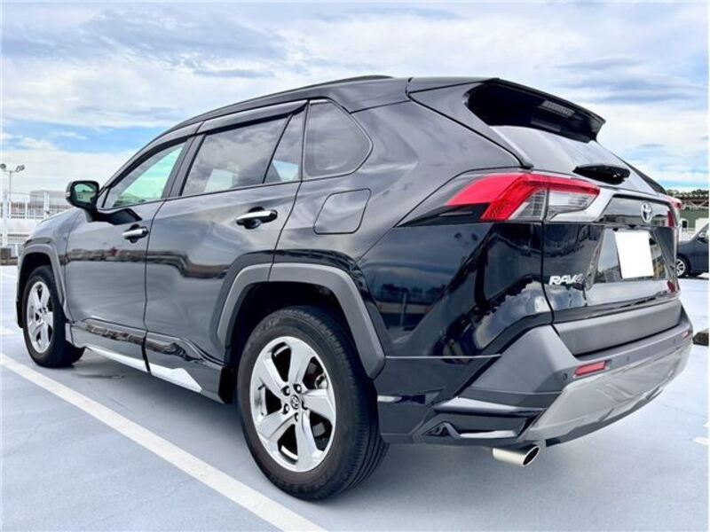 RAV4