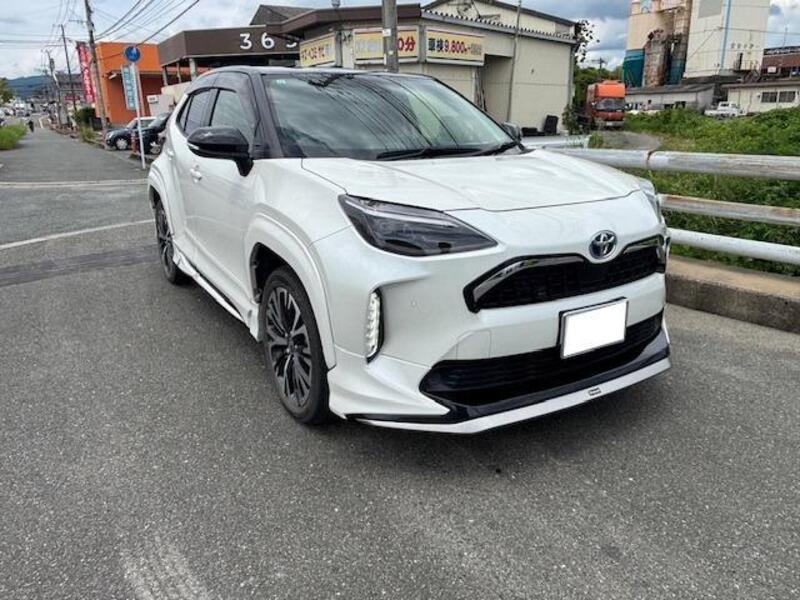 YARIS CROSS