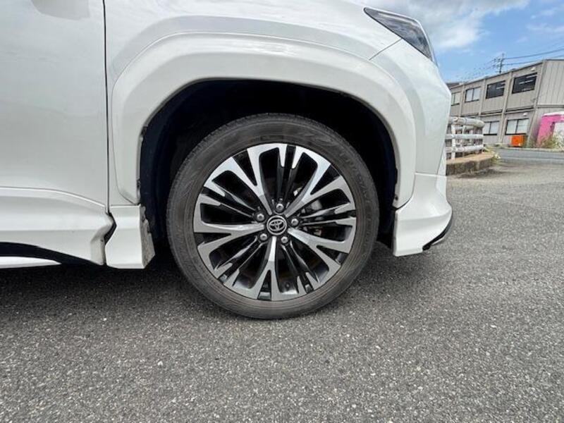 YARIS CROSS
