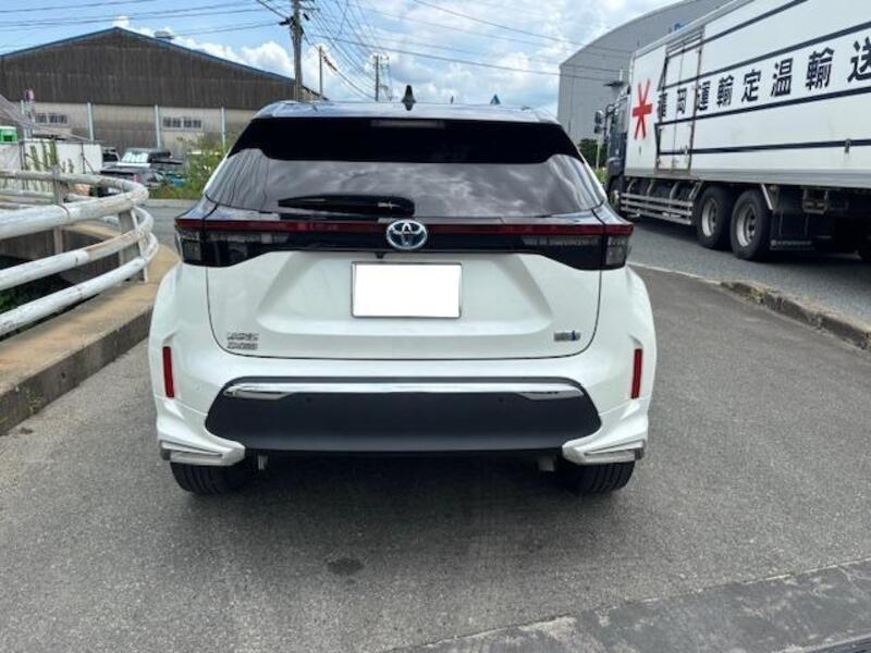 YARIS CROSS