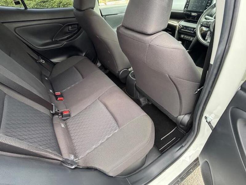 YARIS CROSS