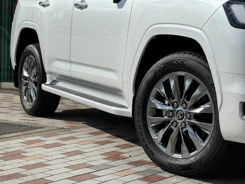 LAND CRUISER