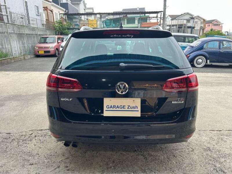 GOLF VARIANT
