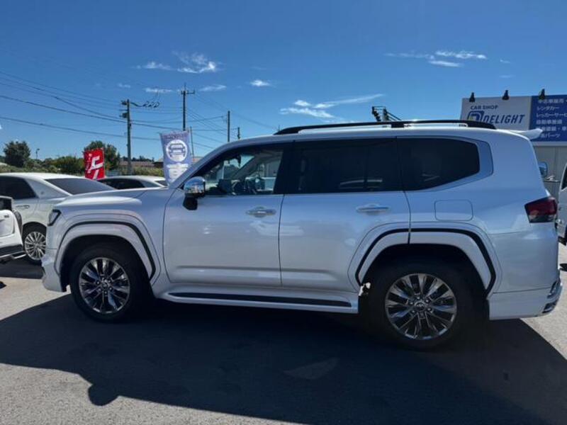 LAND CRUISER