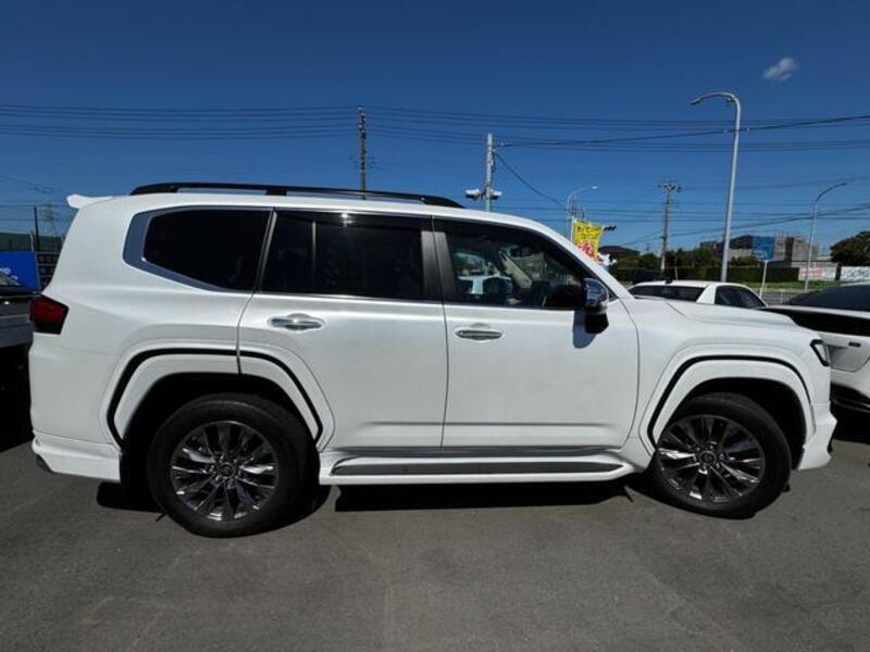 LAND CRUISER
