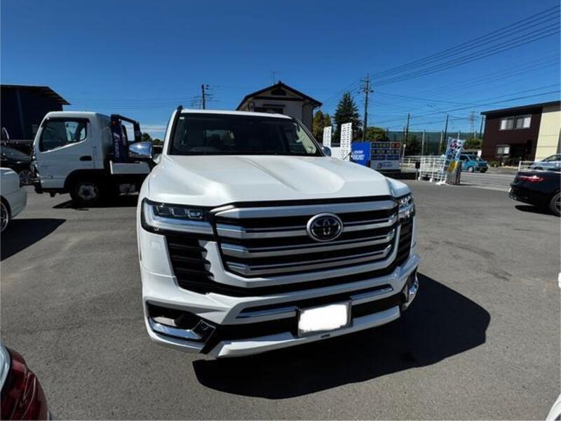 LAND CRUISER