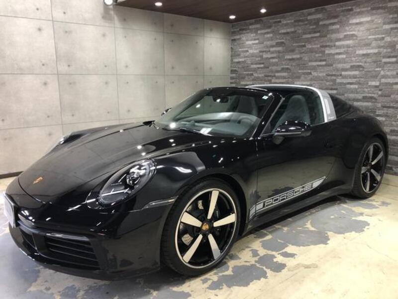 911