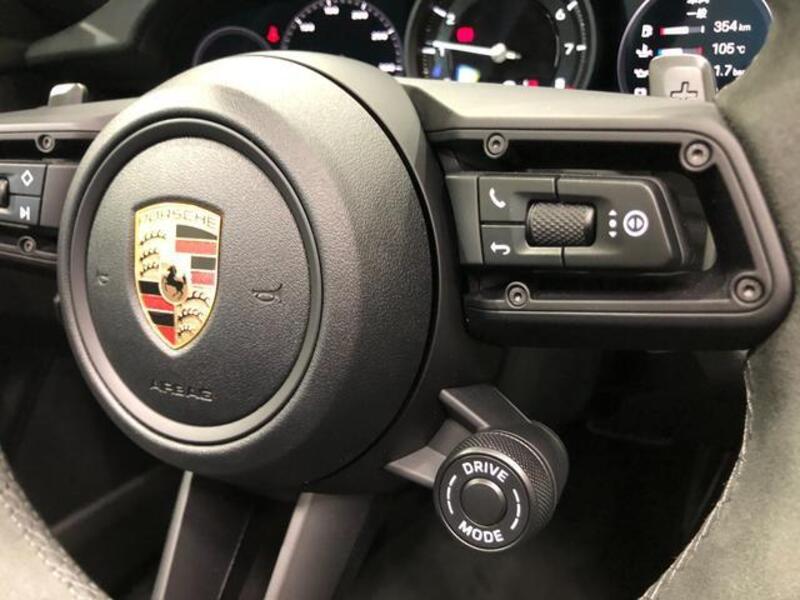 911