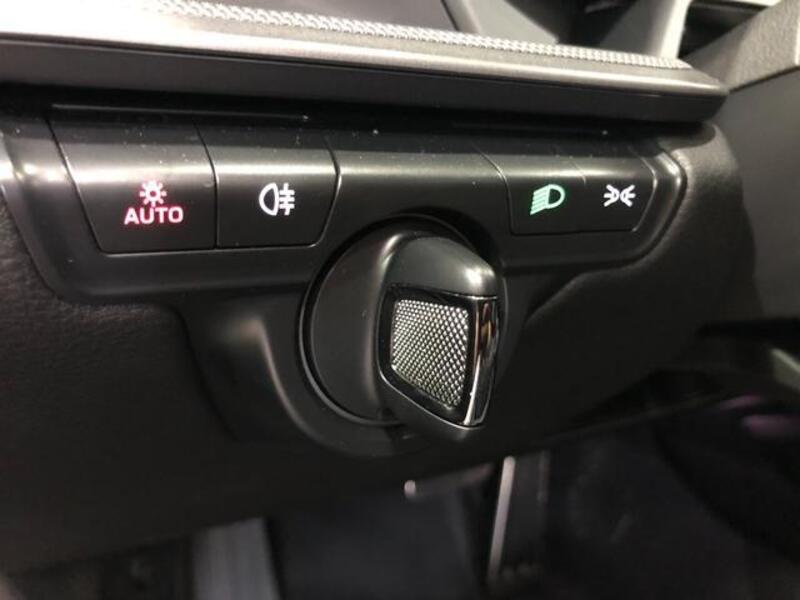 911