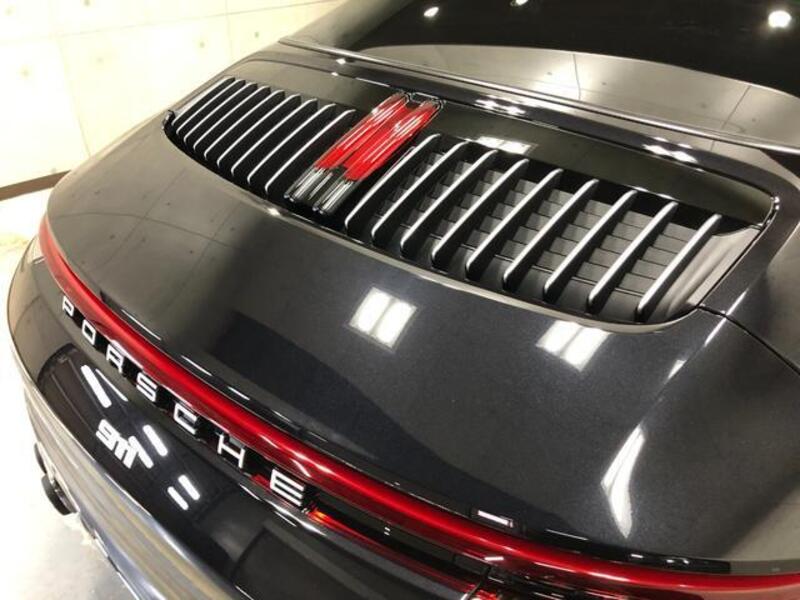 911