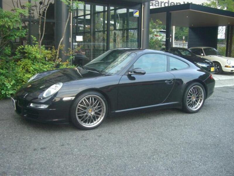 911