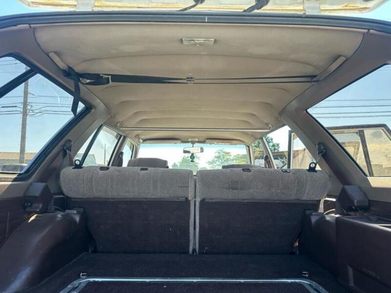 GLORIA WAGON