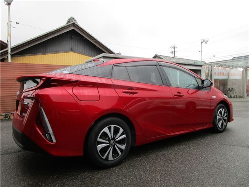 PRIUS PHV
