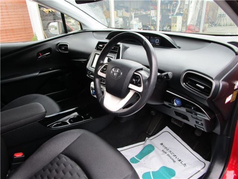 PRIUS PHV