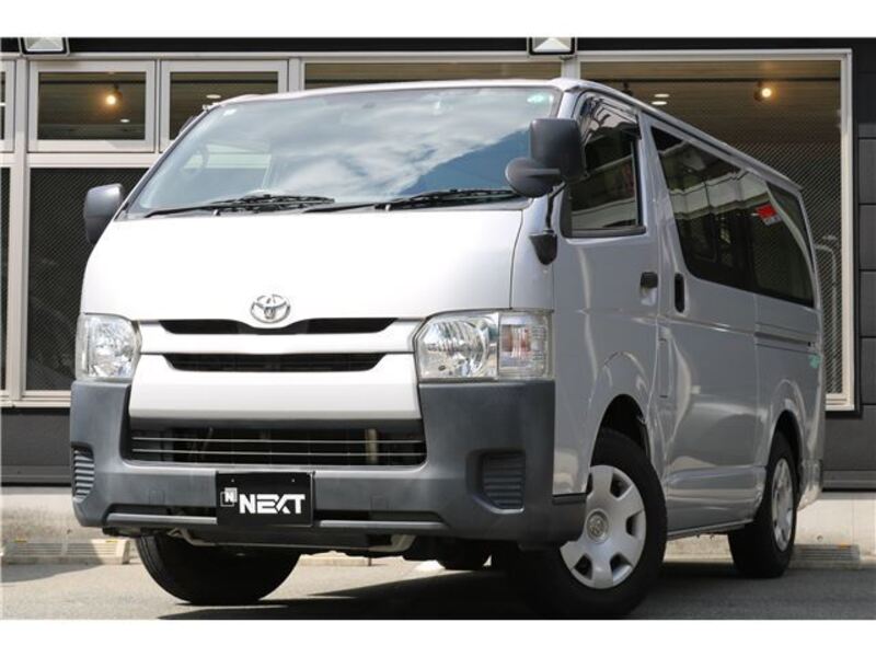 TOYOTA HIACE