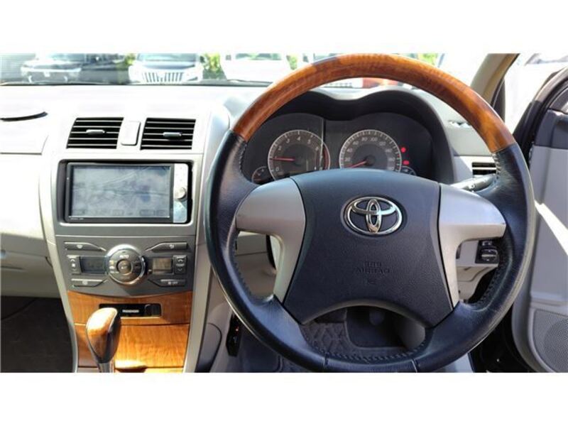 COROLLA AXIO