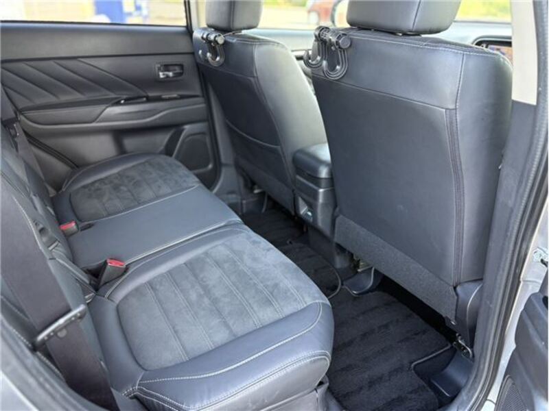 OUTLANDER PHEV