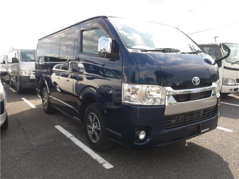 TOYOTA HIACE