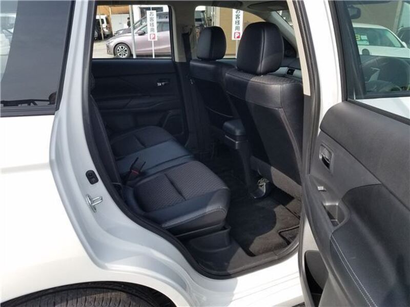 OUTLANDER PHEV