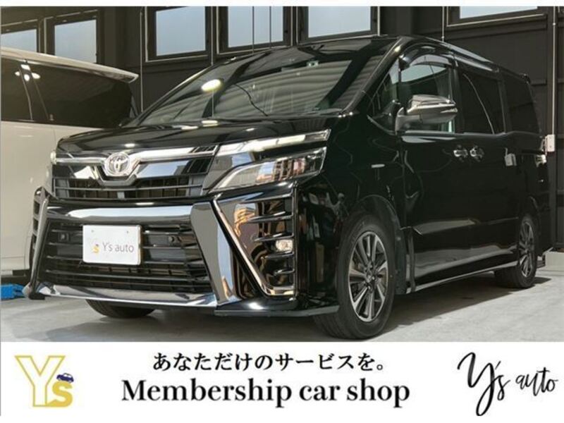 TOYOTA VOXY