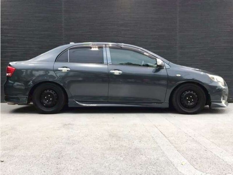 COROLLA AXIO