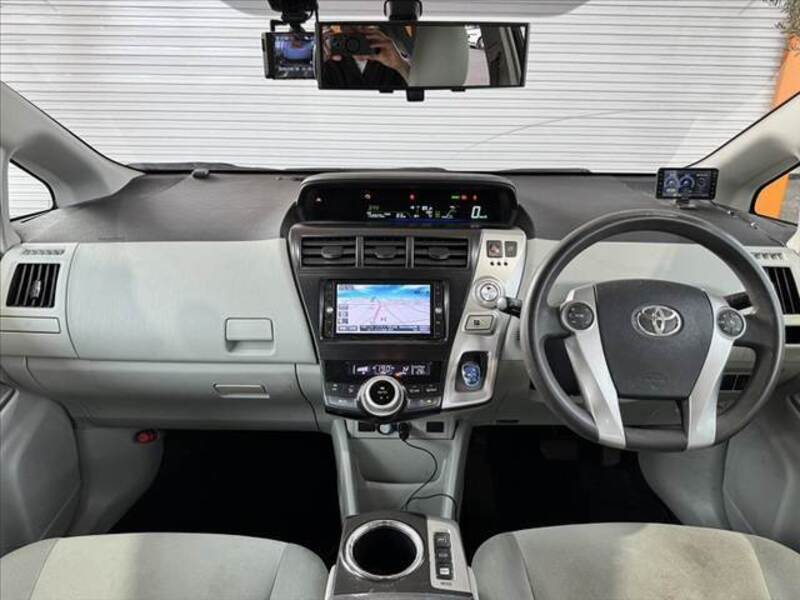 PRIUS ALPHA
