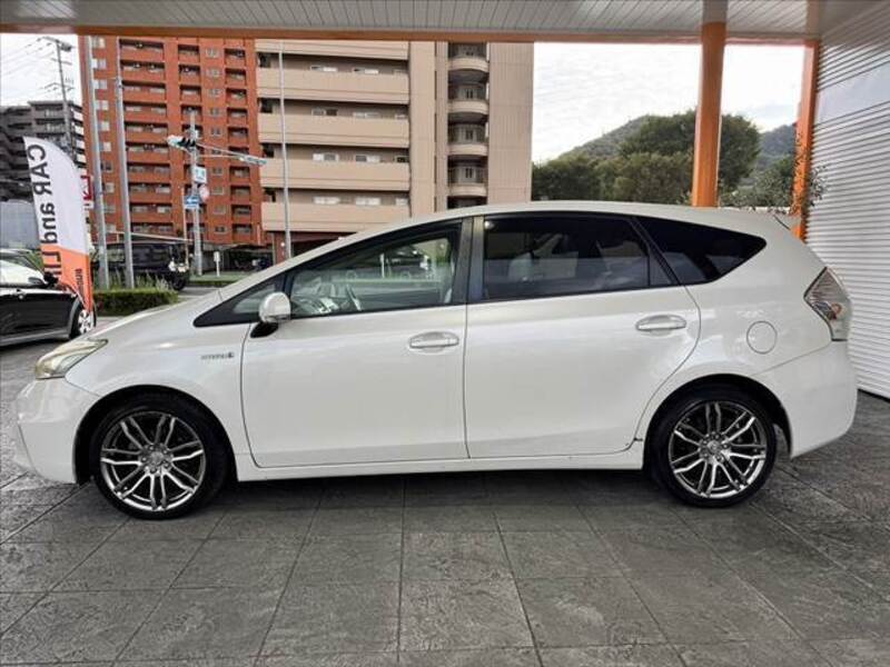 PRIUS ALPHA