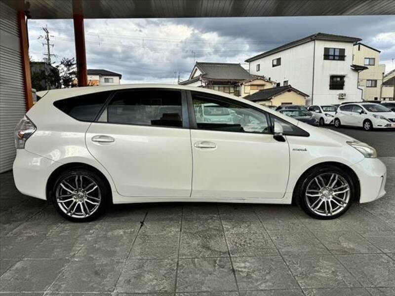 PRIUS ALPHA