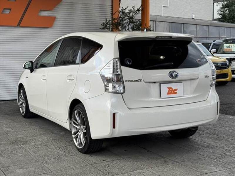 PRIUS ALPHA