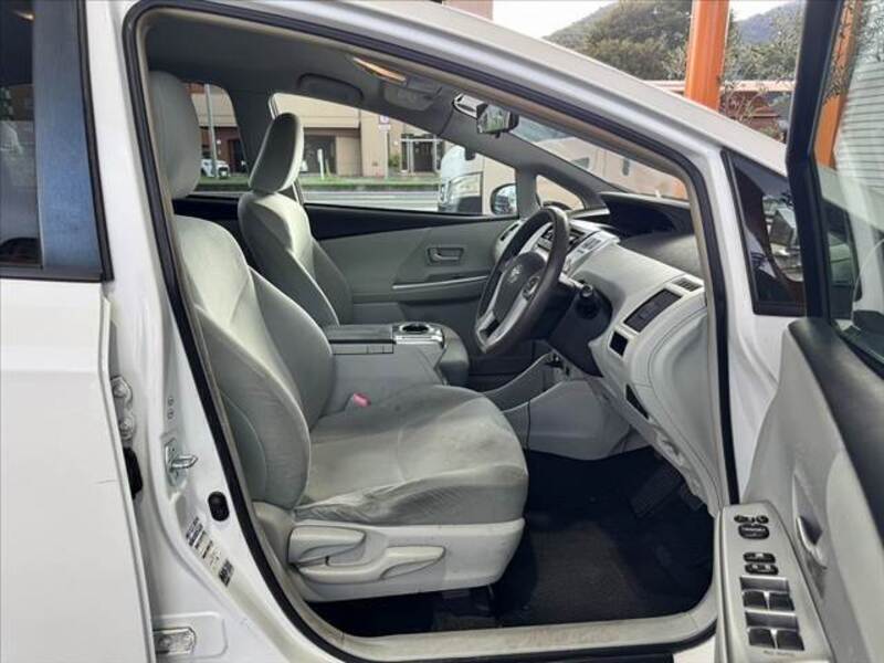 PRIUS ALPHA