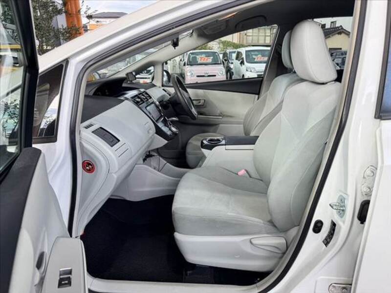 PRIUS ALPHA