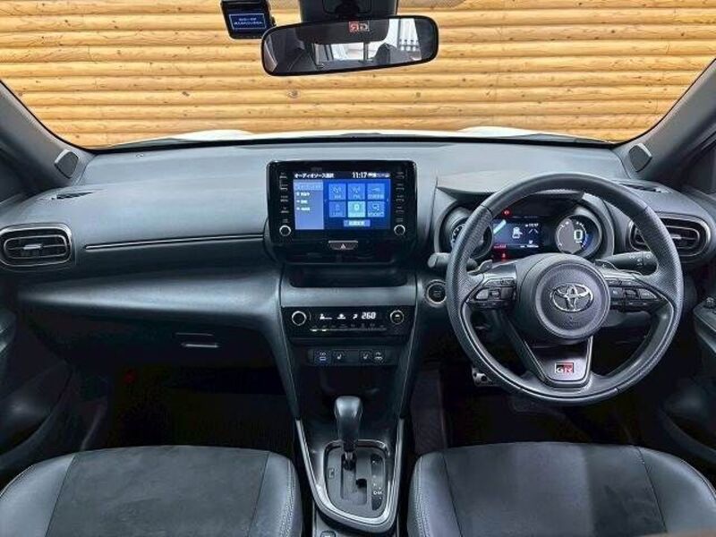 YARIS CROSS