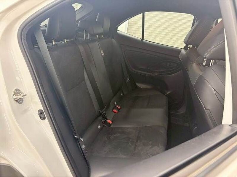 YARIS CROSS