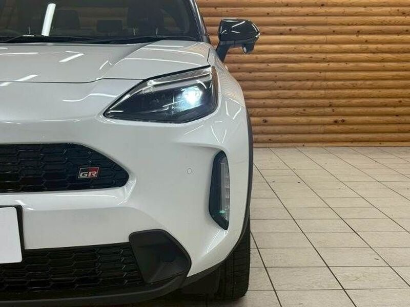 YARIS CROSS