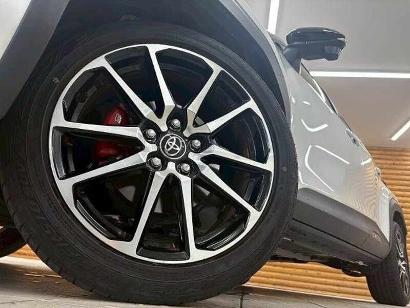 YARIS CROSS
