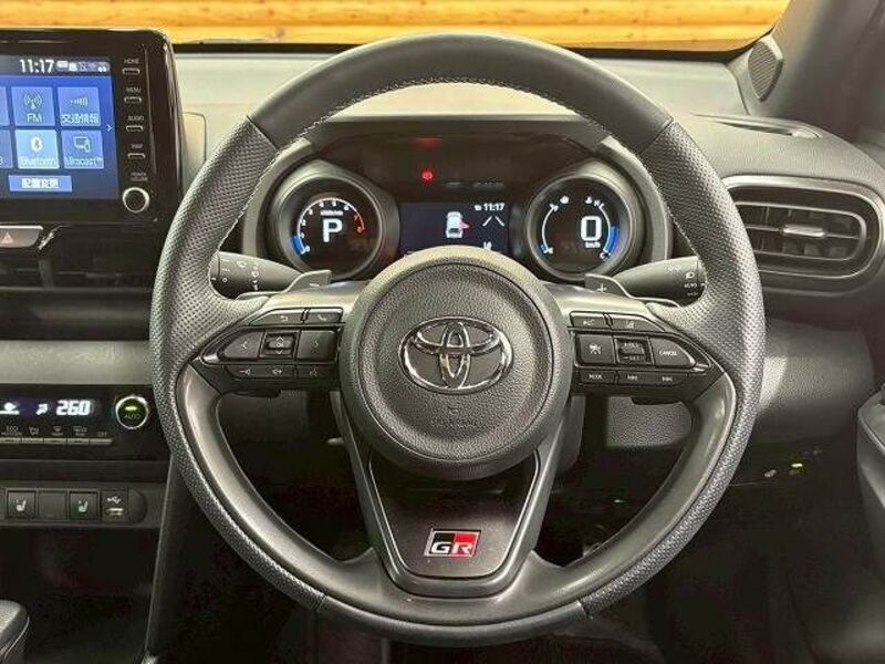 YARIS CROSS