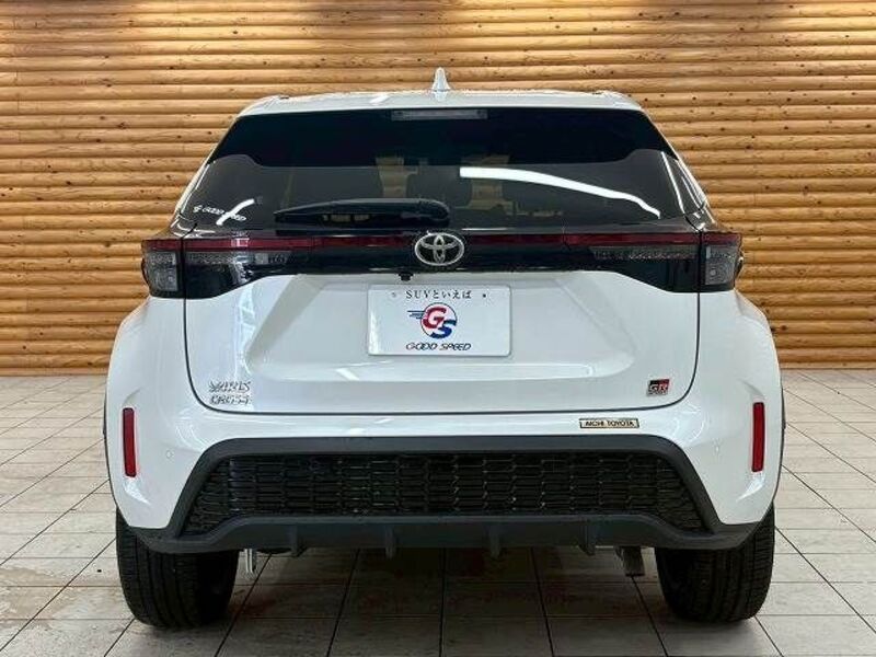 YARIS CROSS