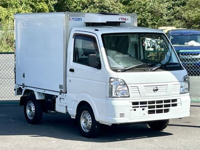 NISSAN NT100 CLIPPER