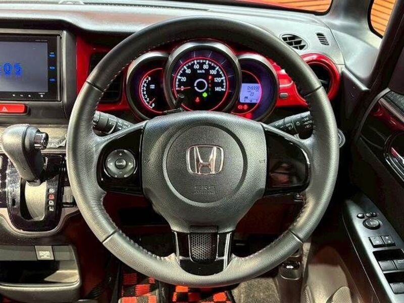 N BOX CUSTOM