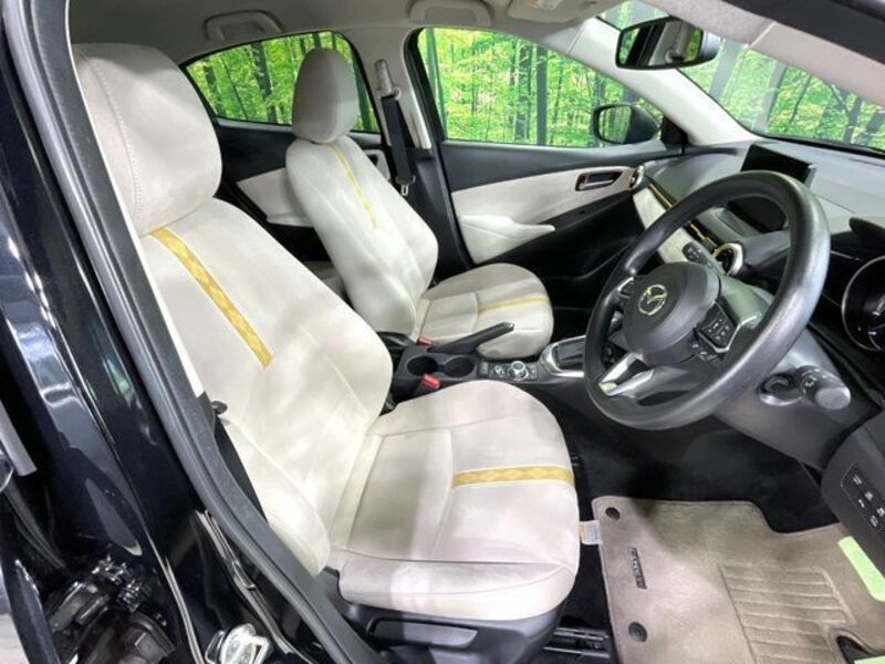 MAZDA2