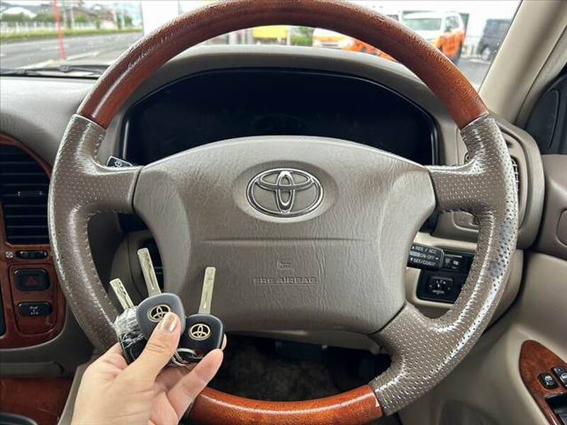 LAND CRUISER