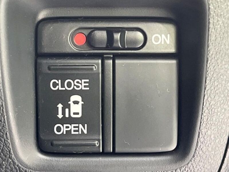 N BOX